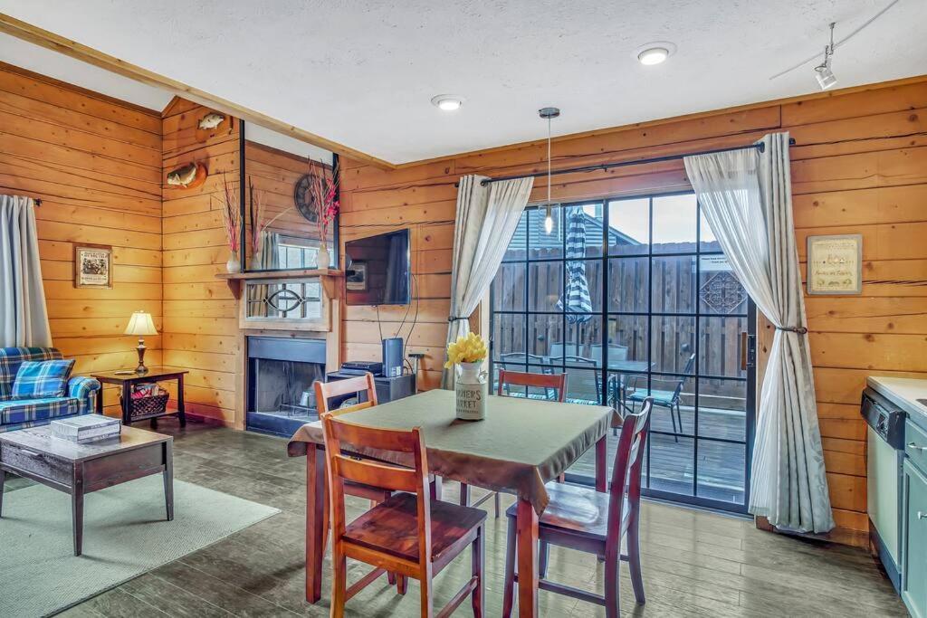 3 Bedroom Log Cabin Condo Close To Everything! Branson Ngoại thất bức ảnh
